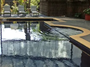 Canterbury International Hotel - Pool