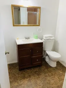 Pacheco Pass Motel - Bathroom