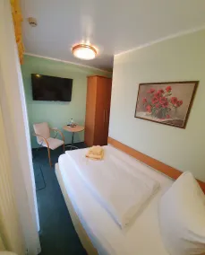 Hotel Elbpromenade - Room