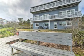 Canal-Front Vacation Rental in Ocean Shores - Intérieur