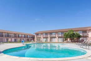 Days Inn by Wyndham Modesto - Piscine