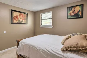 Douglasville Retreat w/ Deck, Dogs Welcome! - Chambre