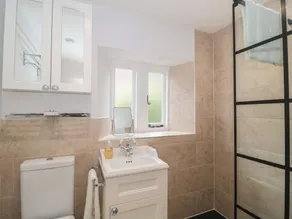Scrambles Cottage - Badezimmer