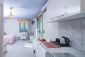 Gorgeous Studio for 2 people, Swimming Pool and Sea View - Bad