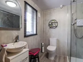 Pebbles Cottage - Banheiro
