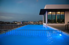 Sky Hotel Kota Kinabalu - Pool