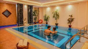 Golden Park Hotel - Piscina