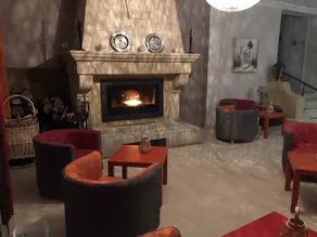 Logis Hôtel Restaurant Les Aubuns - Reception