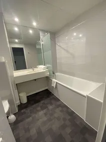 KYRIAD DIRECT LYON NORD - Dardilly - Salle de bain