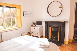 Walltree House - Room