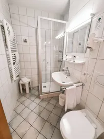 Zentral Hotel - Badrum