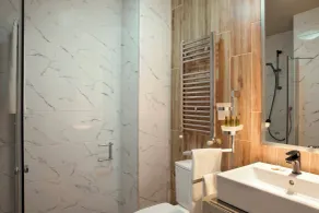 Zeus Essence Bucharest Central - Bathroom