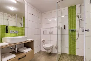 NiceToStay by Fairway Hotels - Bathroom
