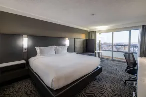 DoubleTree by Hilton Calgary North - Quarto
