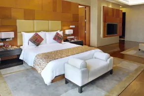 Gokulam Grand Hotel & Spa Bangalore - Room