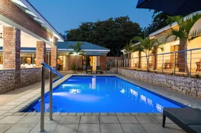 The Shrub Lodge - Pool