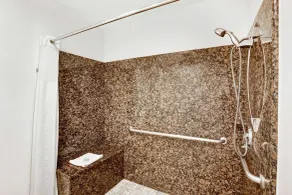 Super 8 by Wyndham Cypress Buena Park Area - Salle de bain