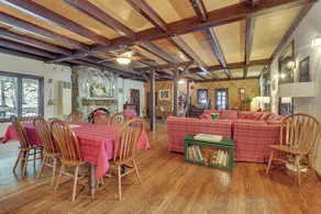 Expansive Eagle Lake Escape w/ Boathouse + Beach - Interni