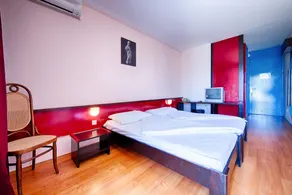Hotel Issa - Zimmer