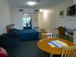 Madison Ocean Breeze Apartments - Room