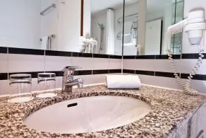 Wyndham Garden Hennigsdorf Berlin - Bathroom