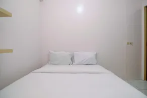 Comfort 2BR at Bogor Mansion Apartment By Travelio - Værelse