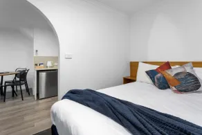 Elphin Serviced Apartments - Room