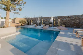 Oliving Mykonos Luxury Suites - Basseng