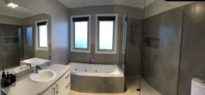 Abalina Cottages, Rotary Drive - Bathroom