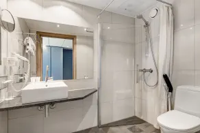 Quality Hotel Expo - Bathroom