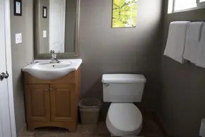 Lodge at 32nd - Bathroom