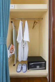 YOYO International Apartment - Room