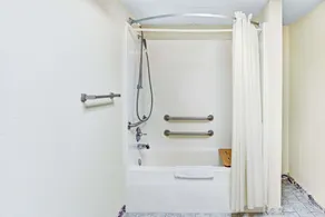 Super 8 by Wyndham Clarksville East - Bagno