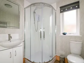Lodge Three - Bathroom