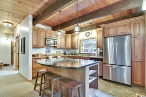 Peaceful Mt. Hood Cabin w/ Hot Tub & Fire Pit! - Interior