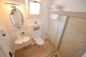Moshinos Hotel - Bathroom
