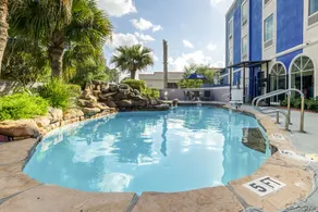 Comfort Inn & Suites Houston FM1960 - Champions - Pool
