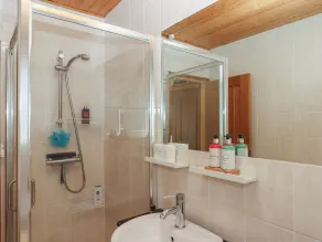 8 Chestnut Drive - Badeværelse