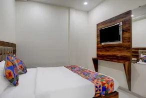Golden Sands Hotel Near Mumbai Airport T2 - Zimmer