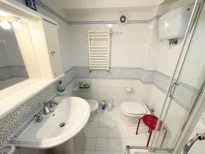 Central Spoleto Apartment With Large Sunny Terrace With Views - Badeværelse