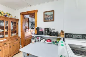Dock, Beach, Views: Rustic Green Lake Cottage - Innenbereich