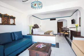 Los Arcos Suites - Room