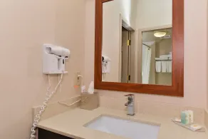 Comfort Inn & Suites Airport South - Salle de bain