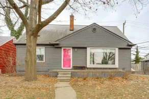 Walk to Dtwn Ferndale: Quaint Home w/ Private Yard - Interiör