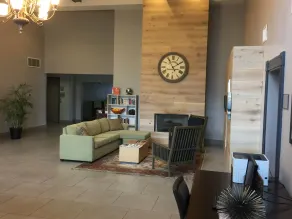 City Express by Marriott Louisville Southeast - Sittområde i lobbyn
