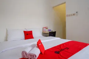 RedDoorz near Alun Alun Kudus 2 - Room