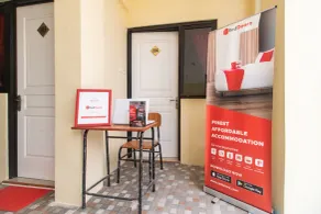 RedDoorz Syariah near Politeknik Negeri Madiun - Reception