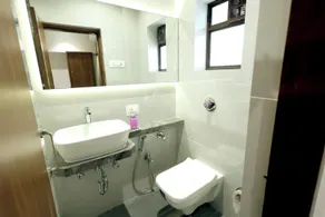 Host Inn Mumbai Airport - Bathroom