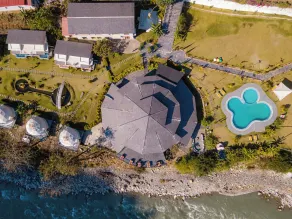 Harness Zipline And Adventure Resort - Piscina