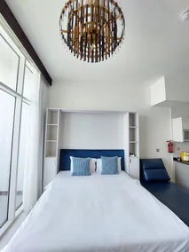 Brand New Modern Studio, Burj Khalifa View Pool - Room